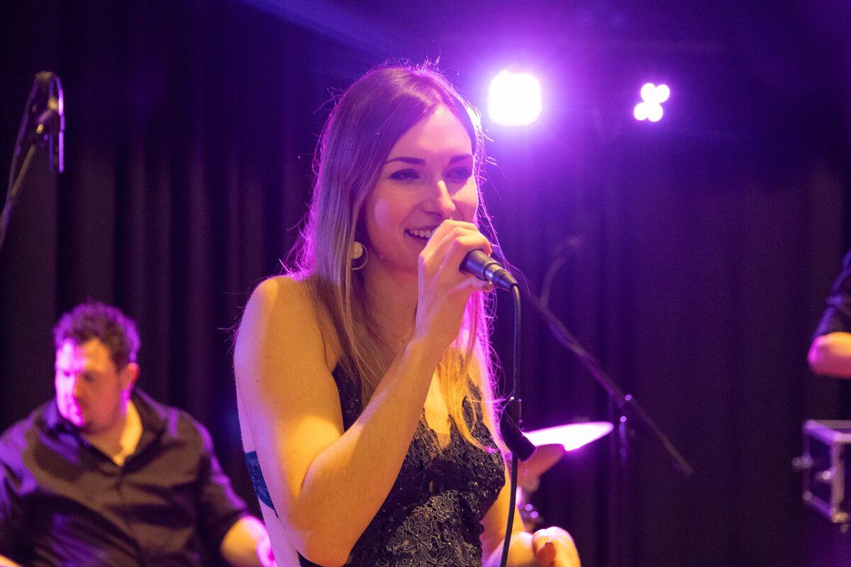 Live-Musik beim Sektempfang und Agape von Iris' Coffeeshop