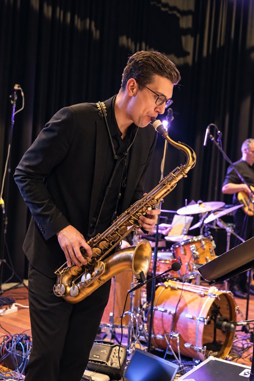 Stefan am Saxophon – Iris' Coffeeshop live bei einer Weihnachtsfeier in Kärnten